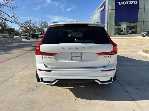 2025 Volvo XC60 B5 Core