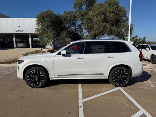2026 Volvo XC90 Plug-In Hybrid T8 Plus 7-Seater