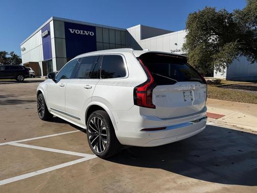 2026 Volvo XC90 Plug-In Hybrid T8 Plus 7-Seater