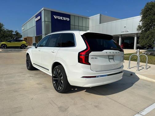2026 Volvo XC90 B6 Plus 7-Seater