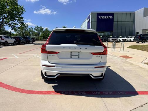 Crystal White Metallic 2023 Volvo XC60 B6 Ultimate Dark Theme