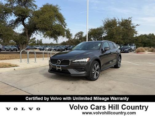 2025 Volvo V60 Cross Country Plus, B5 AWD Gas (mild hybrid)