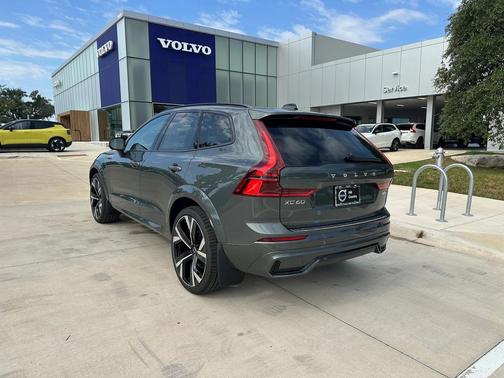 2026 Volvo XC60 B5 Ultra