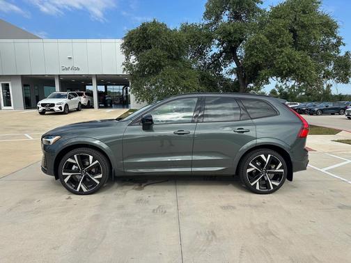 2026 Volvo XC60 B5 Ultra