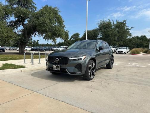 2026 Volvo XC60 B5 Ultra