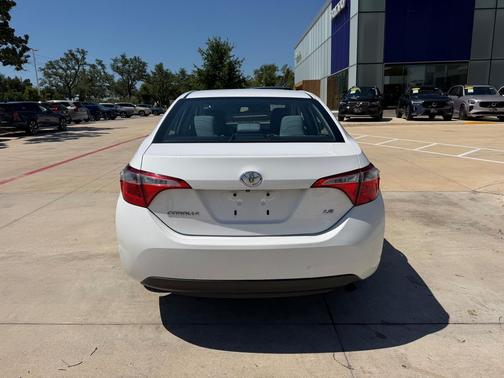 Super White 2016 Toyota Corolla LE