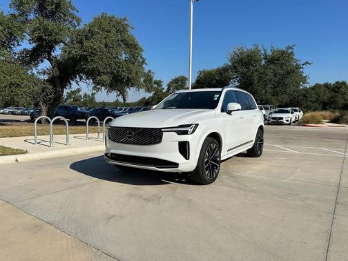 2025 Volvo XC90 B6 Plus 7-Seater