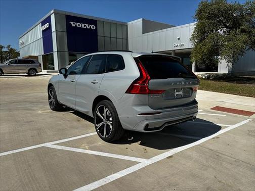 2025 Volvo XC60 B5 Ultra