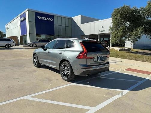 2018 Volvo XC60 T5 Momentum