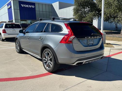 2017 Volvo V60 Cross Country T5