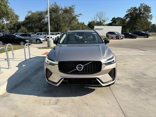 2025 Volvo XC60 Plus