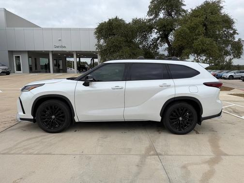 2024 Toyota Highlander XSE