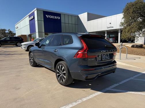 2024 Volvo XC60 B5 Plus Dark Theme