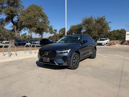 2024 Volvo XC60 B5 Plus Dark Theme