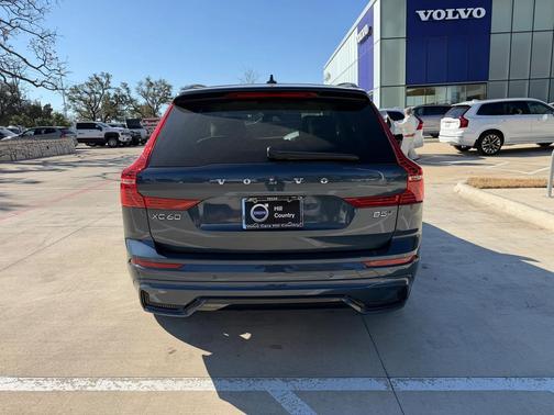 2024 Volvo XC60 B5 Plus Dark Theme