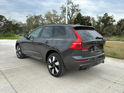 2024 Volvo XC60 Recharge Plug-In Hybrid T8 Plus Dark Theme