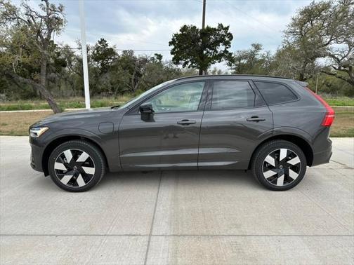 2024 Volvo XC60 Recharge Plug-In Hybrid T8 Plus Dark Theme