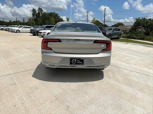 2024 Volvo S90 Recharge Plug-In Hybrid T8 Ultimate