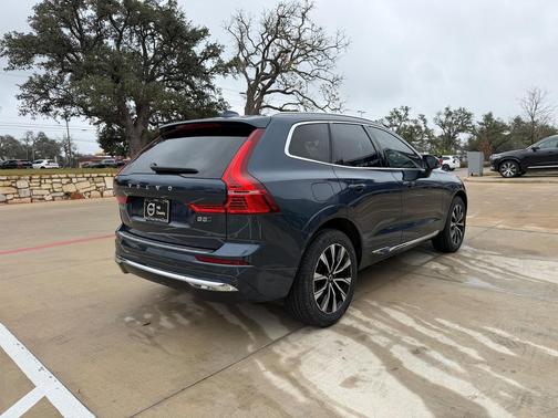2023 Volvo XC60 B5 Plus Bright Theme