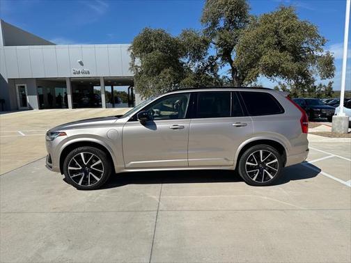 2023 Volvo XC90 Recharge Plug-In Hybrid T8 Ultimate Dark Theme 7-Seater