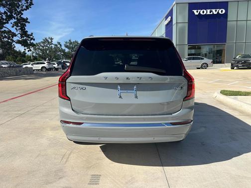 2026 Volvo XC90 B6 Plus 7-Seater
