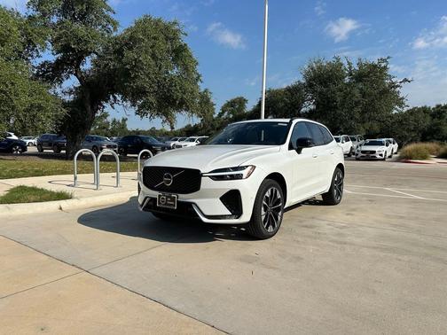 2026 Volvo XC60 B5 Plus