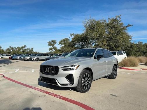 2025 Volvo XC60 B5 Plus