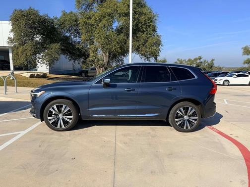 2023 Volvo XC60 B5 Plus Bright Theme