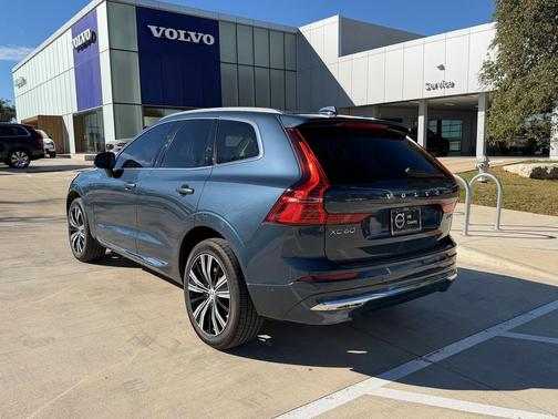 2023 Volvo XC60 B5 Plus Bright Theme