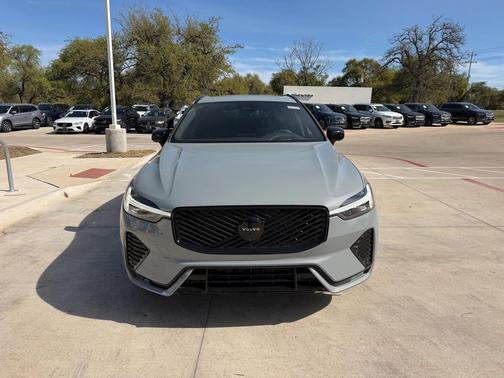 2026 Volvo XC60 B5 Ultra Black Edition