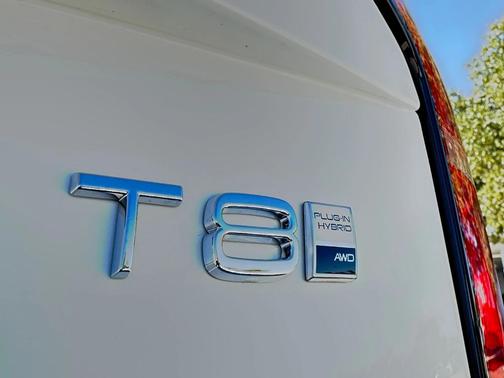 2026 Volvo XC90 Plug-In Hybrid T8 Ultra Dark Theme 7-Seater