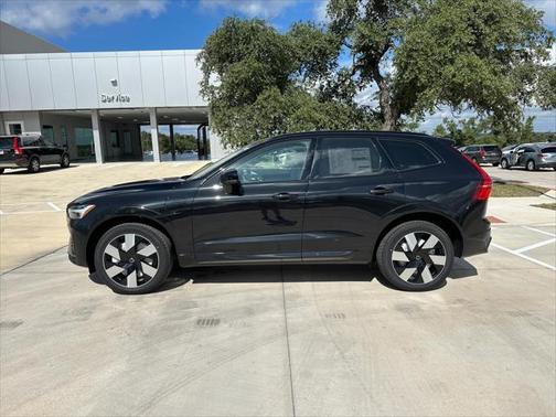 2025 Volvo XC60 Plug-In Hybrid T8 Plus