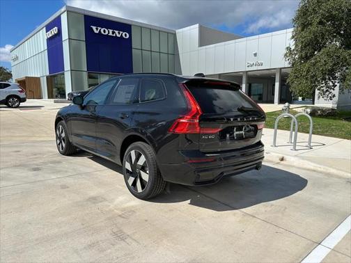 2025 Volvo XC60 Plug-In Hybrid T8 Plus