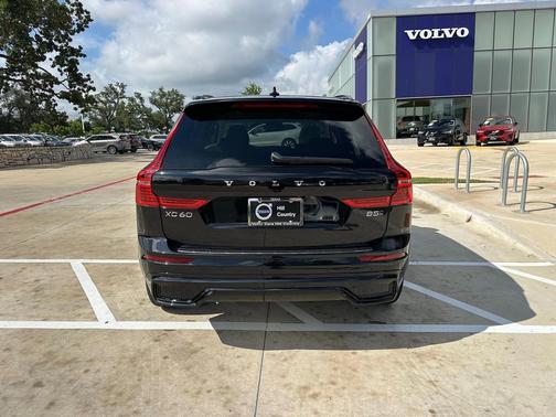 2025 Volvo XC60 B5 Plus