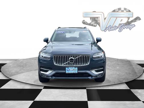 2024 Volvo XC90 Plus Bright Theme