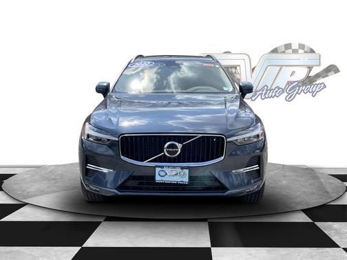 2022 Volvo XC60 Momentum