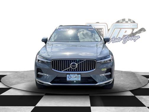 2023 Volvo XC60 Recharge Plug-In Hybrid Plus Bright Theme