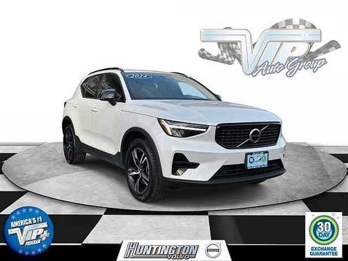 2024 Volvo XC40 Core