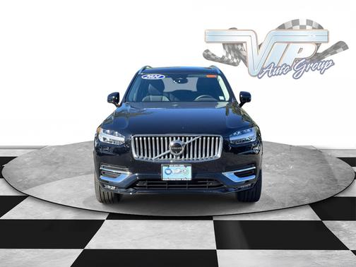 2024 Volvo XC90 Plus Bright Theme
