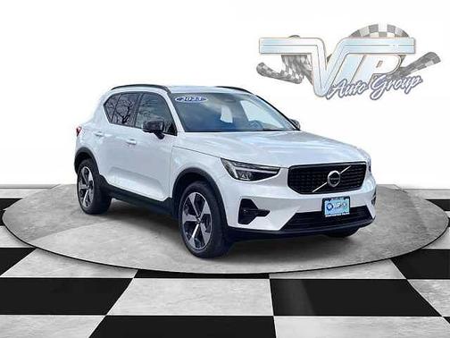2023 Volvo XC40 Plus