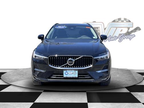 2022 Volvo XC60 Momentum