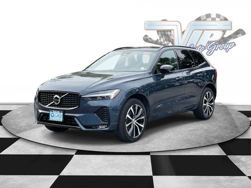 2024 Volvo XC60 Plus Dark Theme