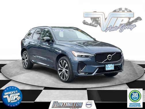 2024 Volvo XC60 Plus Dark Theme