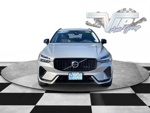 2023 Volvo XC60 Recharge Plug-In Hybrid Plus Dark Theme