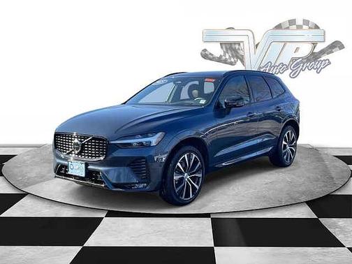 2023 Volvo XC60 Ultimate Dark Theme