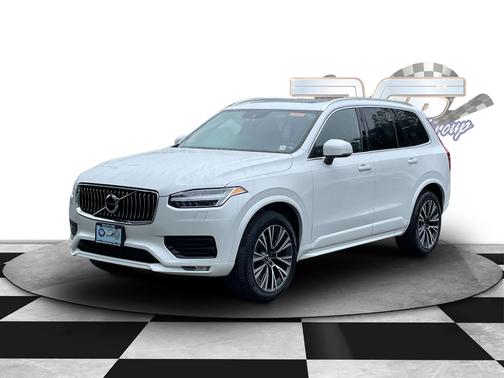 2022 Volvo XC90 Momentum