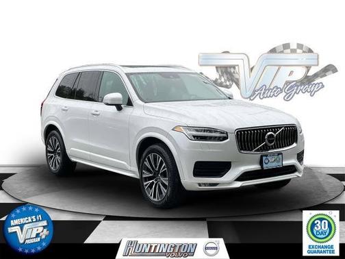 2022 Volvo XC90 Momentum