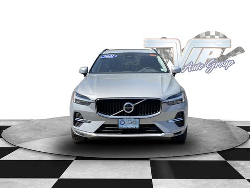2022 Volvo XC60 Momentum