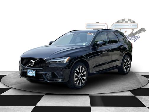 2023 Volvo XC60 Plus Dark Theme