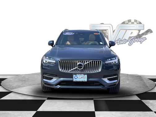 2023 Volvo XC90 Recharge Plug-In Hybrid Ultimate Bright Theme